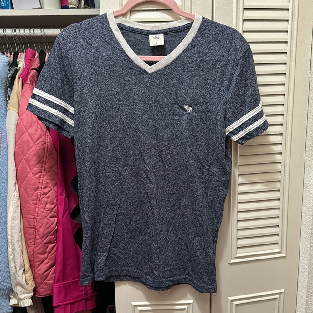 ABERCROMBIE & FITCH IN GREAT CONDITION MENS GRAY SHIRT SIZE S